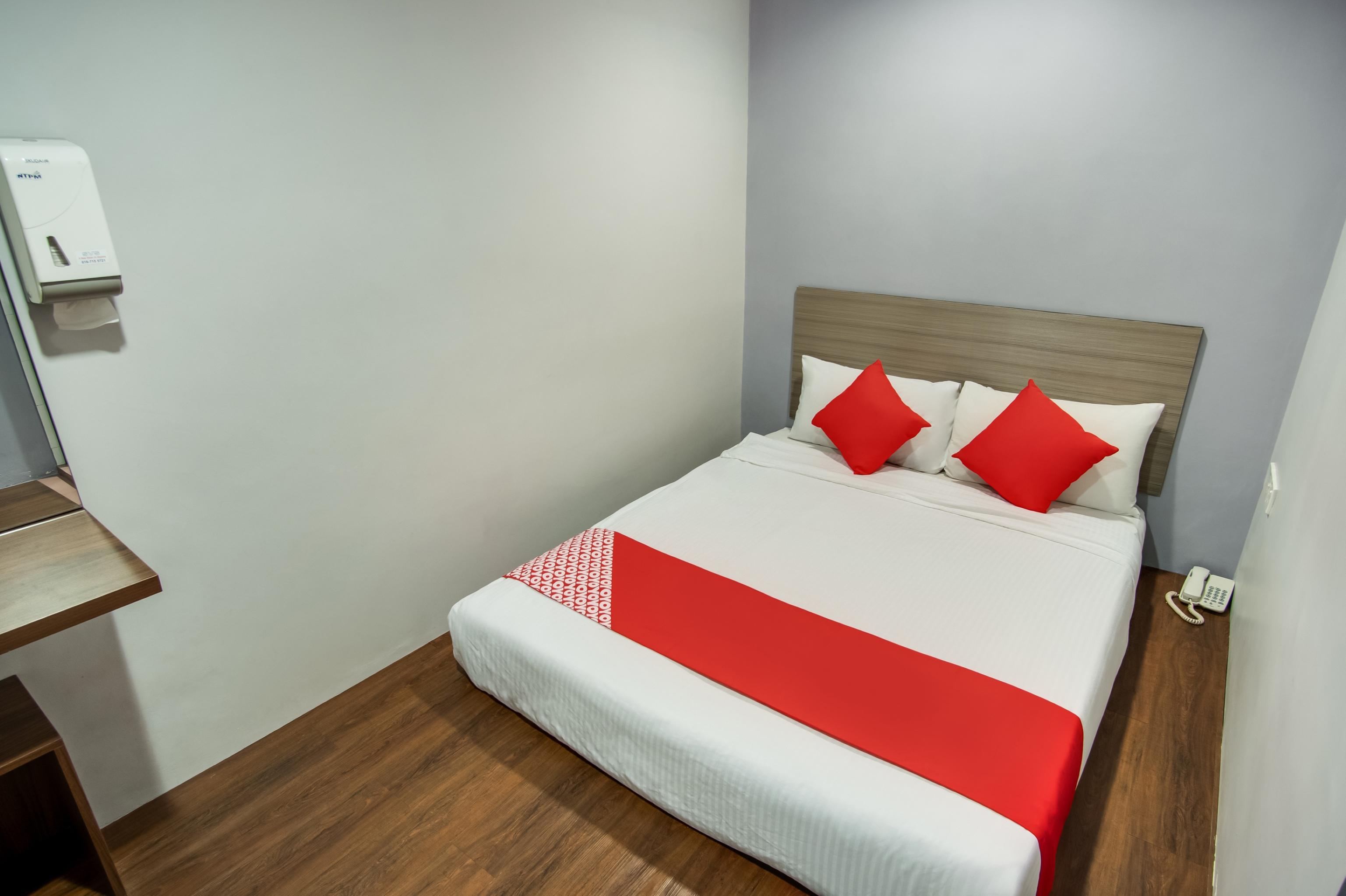 Oyo 89480 Dream House Hotel Skudai Esterno foto