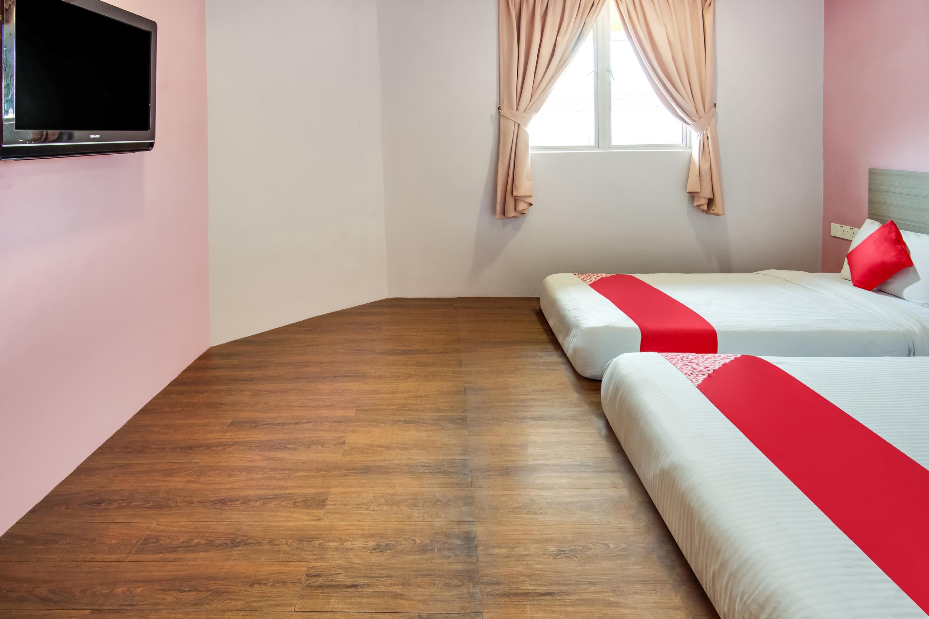 Oyo 89480 Dream House Hotel Skudai Esterno foto