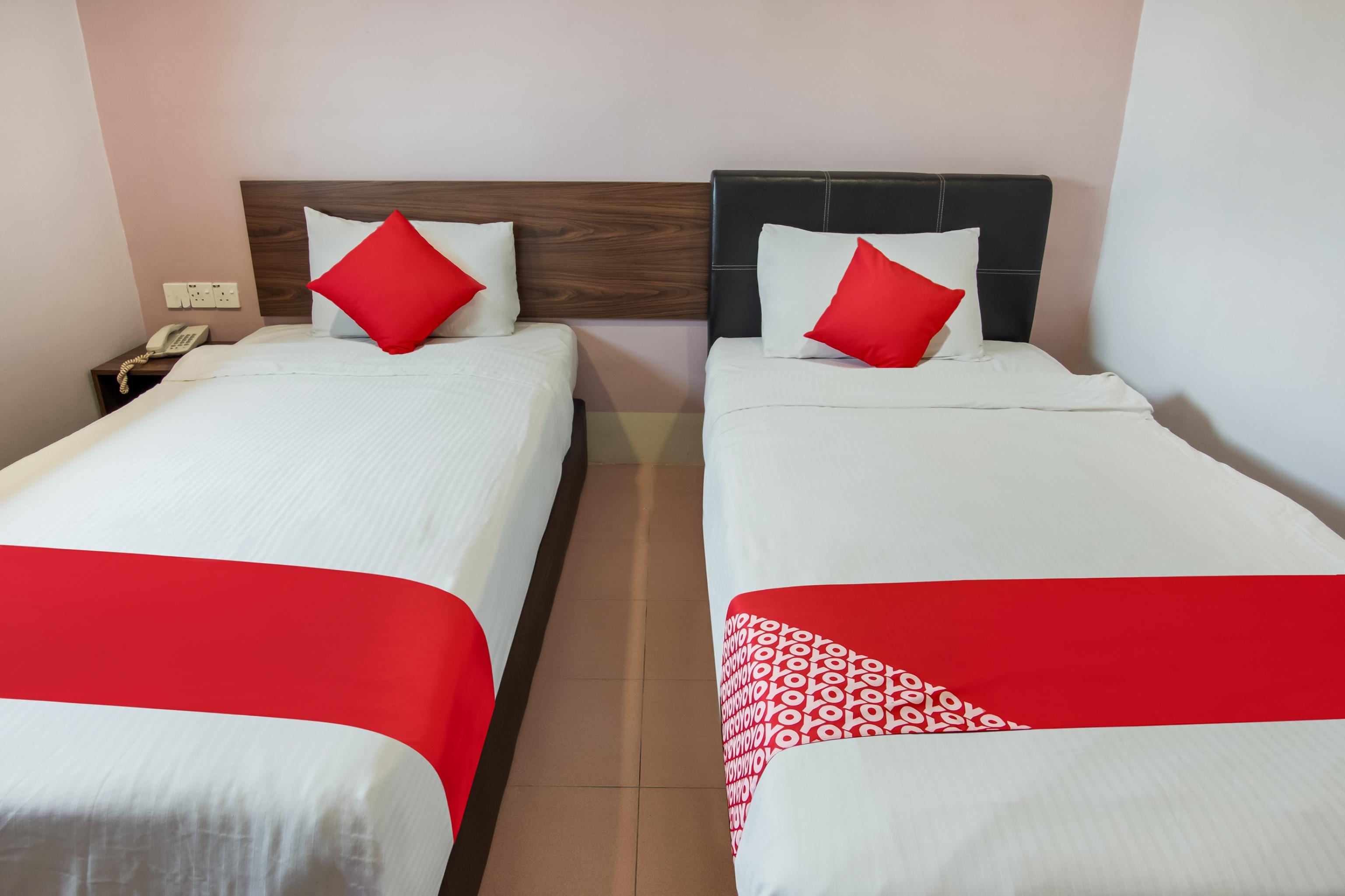 Oyo 89480 Dream House Hotel Skudai Esterno foto