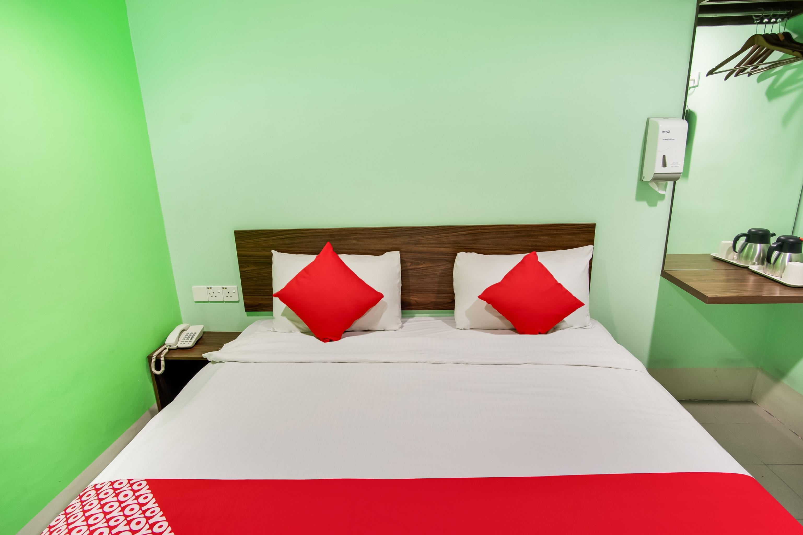Oyo 89480 Dream House Hotel Skudai Esterno foto