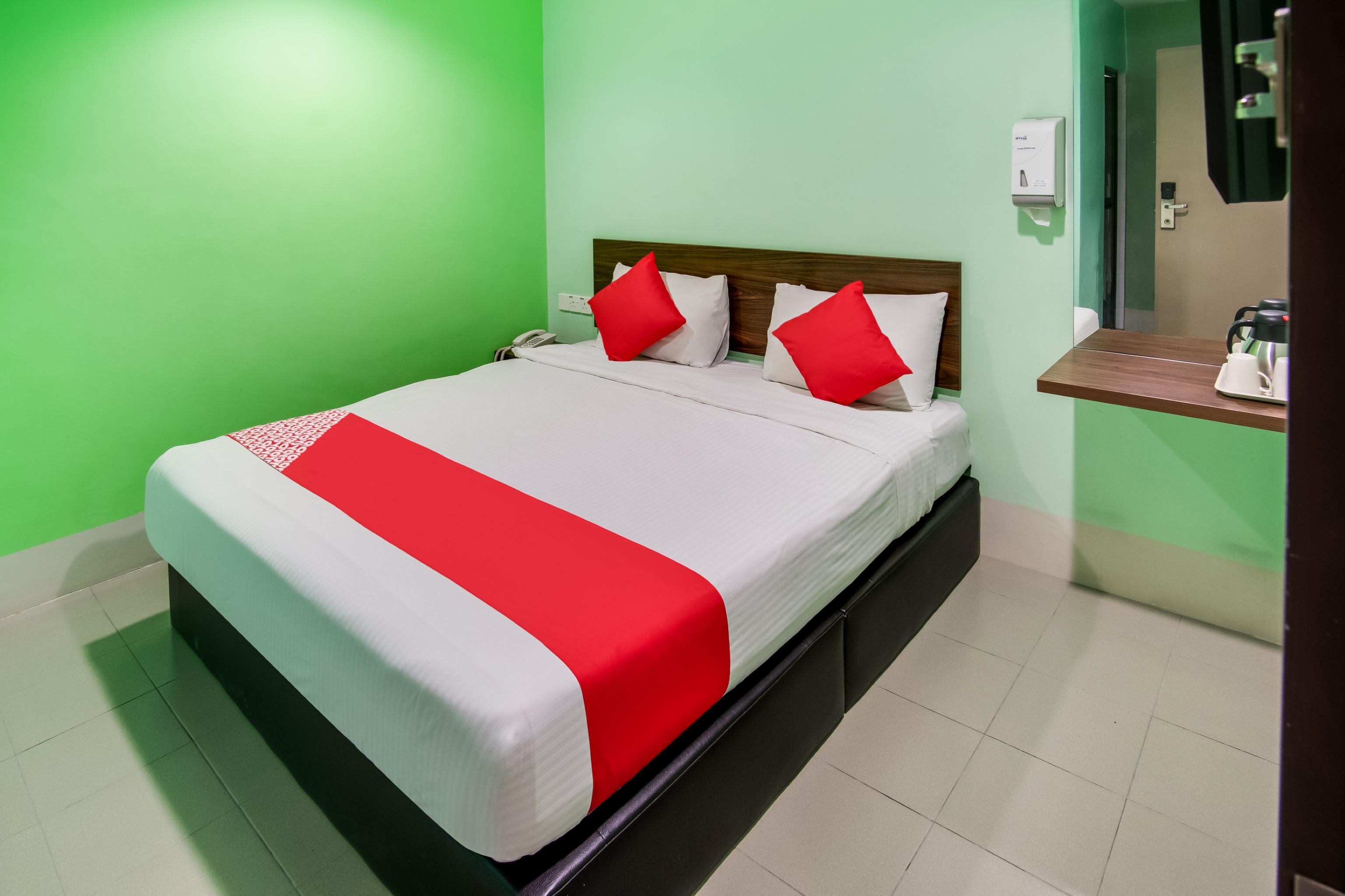 Oyo 89480 Dream House Hotel Skudai Esterno foto