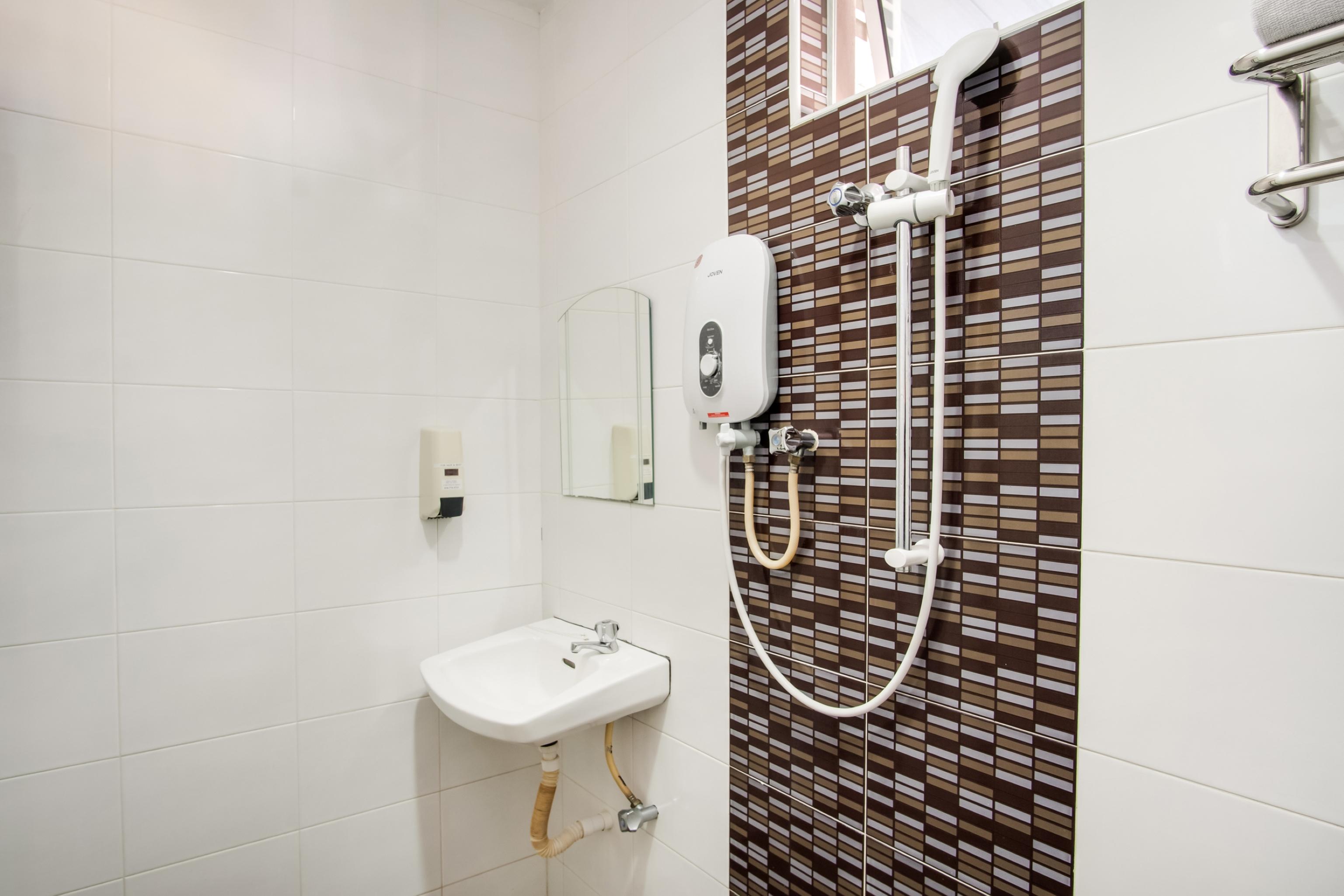 Oyo 89480 Dream House Hotel Skudai Esterno foto