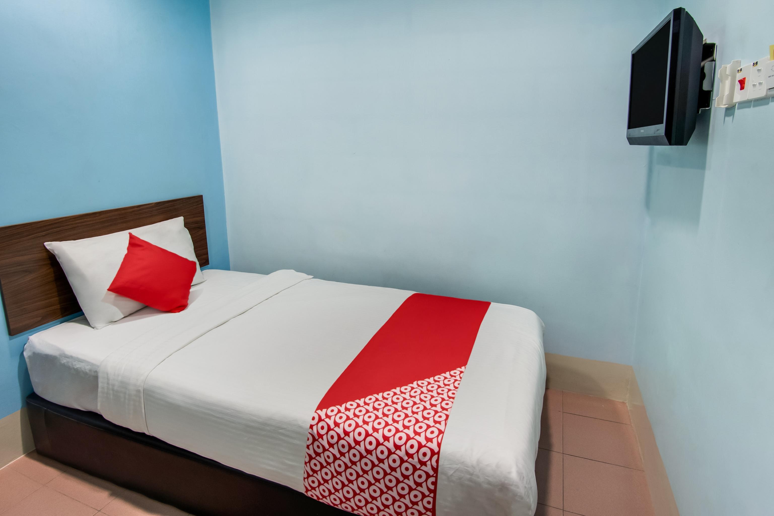 Oyo 89480 Dream House Hotel Skudai Esterno foto
