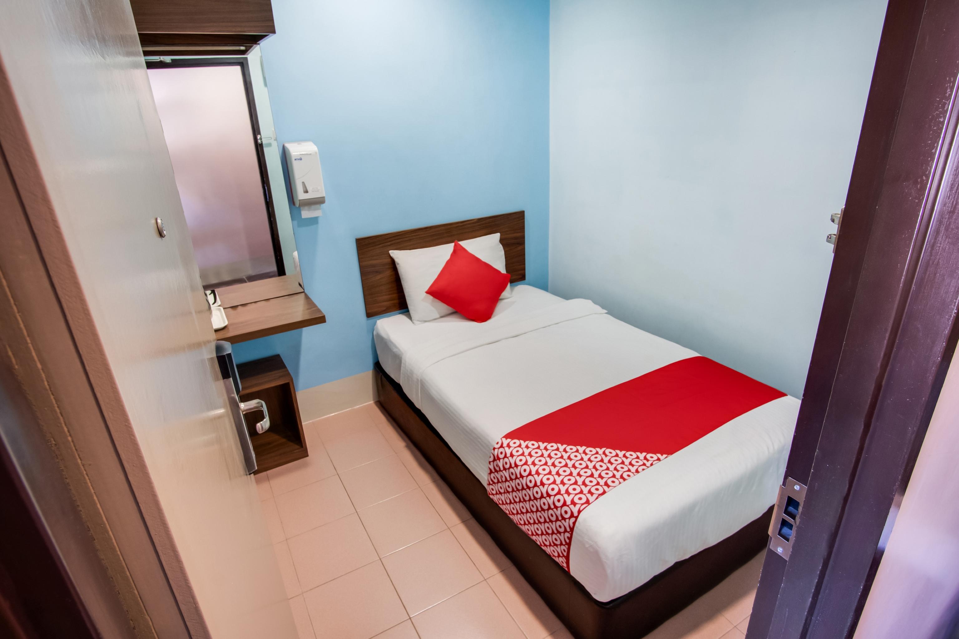 Oyo 89480 Dream House Hotel Skudai Esterno foto