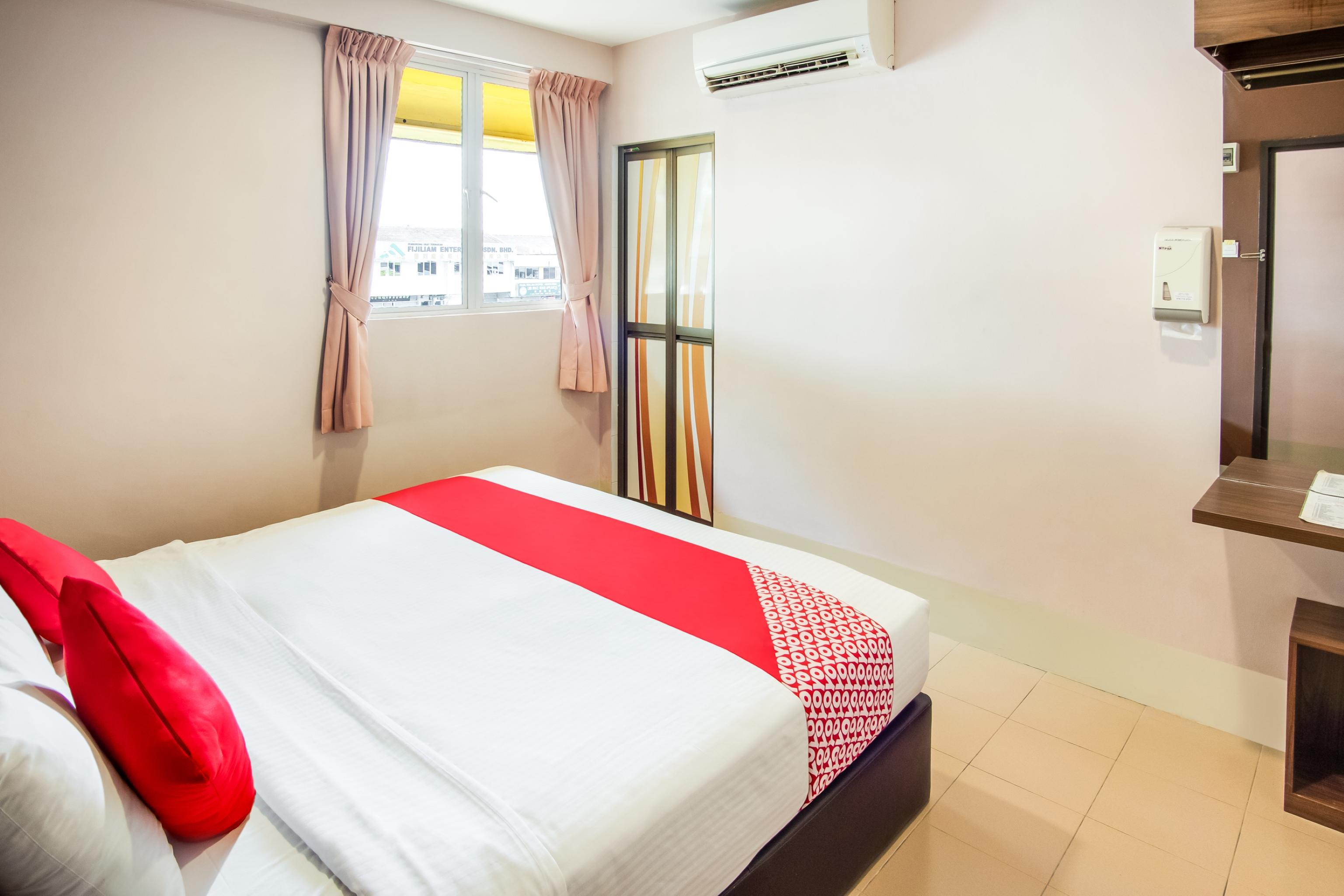 Oyo 89480 Dream House Hotel Skudai Esterno foto