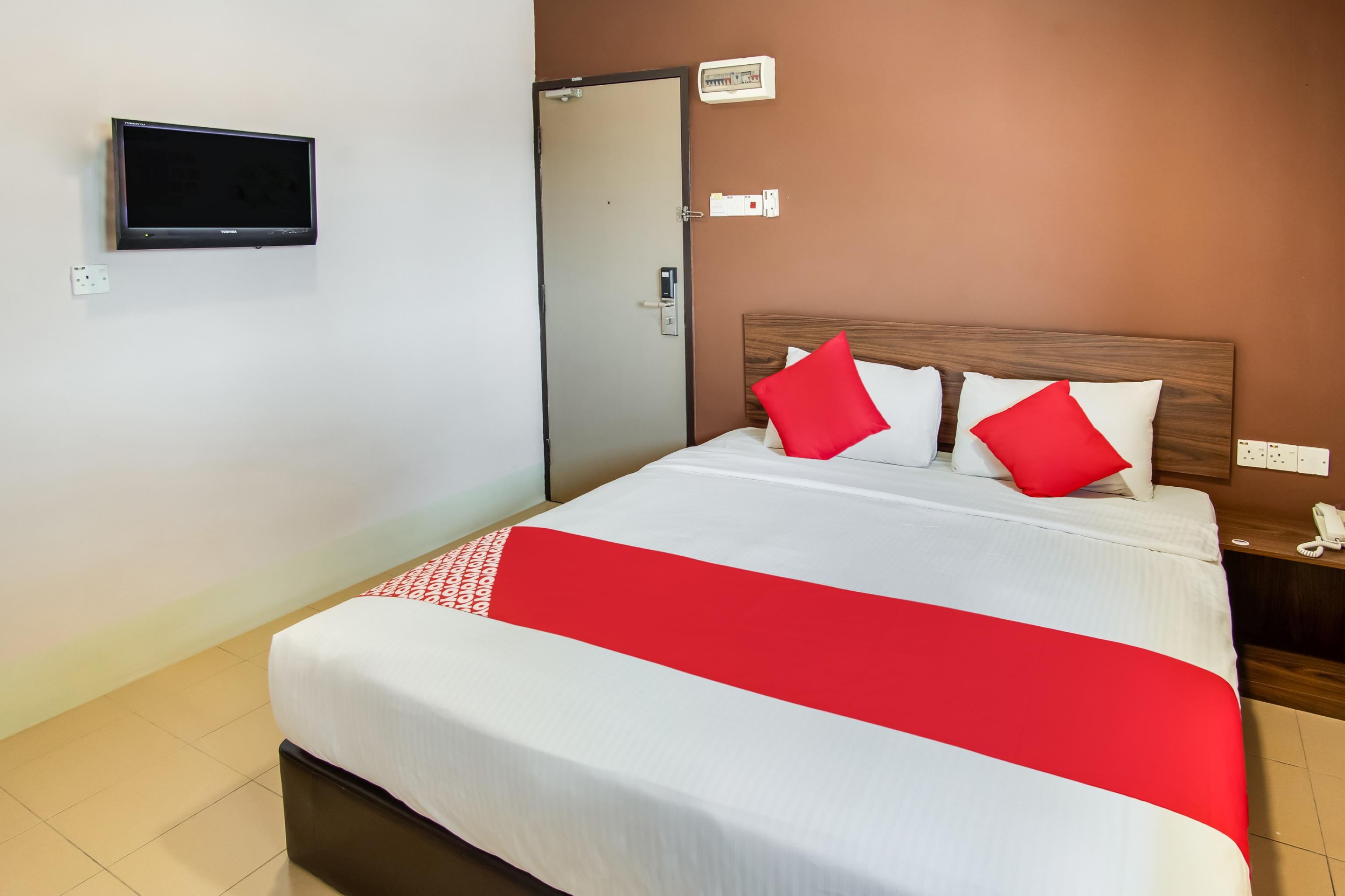 Oyo 89480 Dream House Hotel Skudai Esterno foto