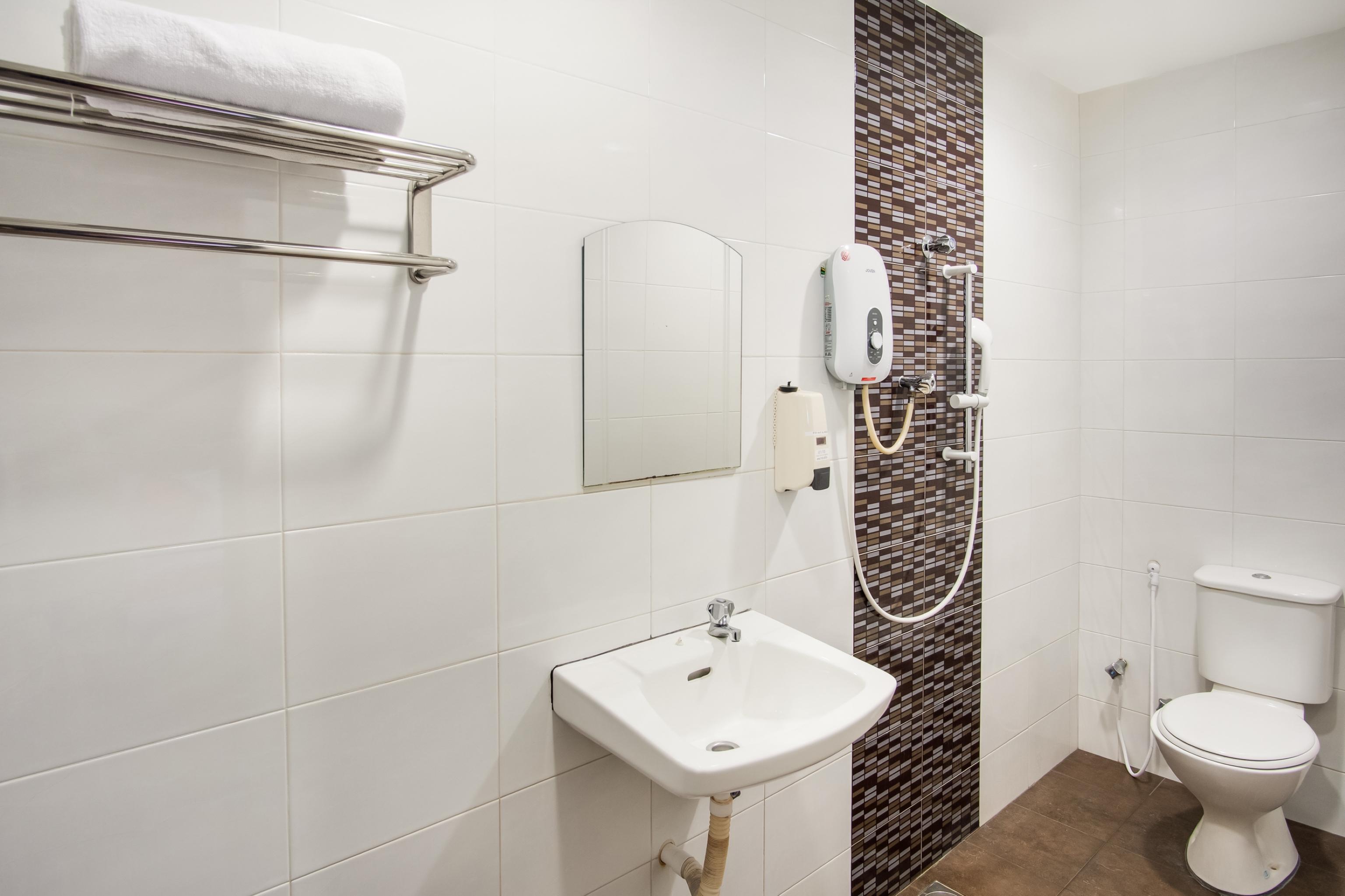 Oyo 89480 Dream House Hotel Skudai Esterno foto