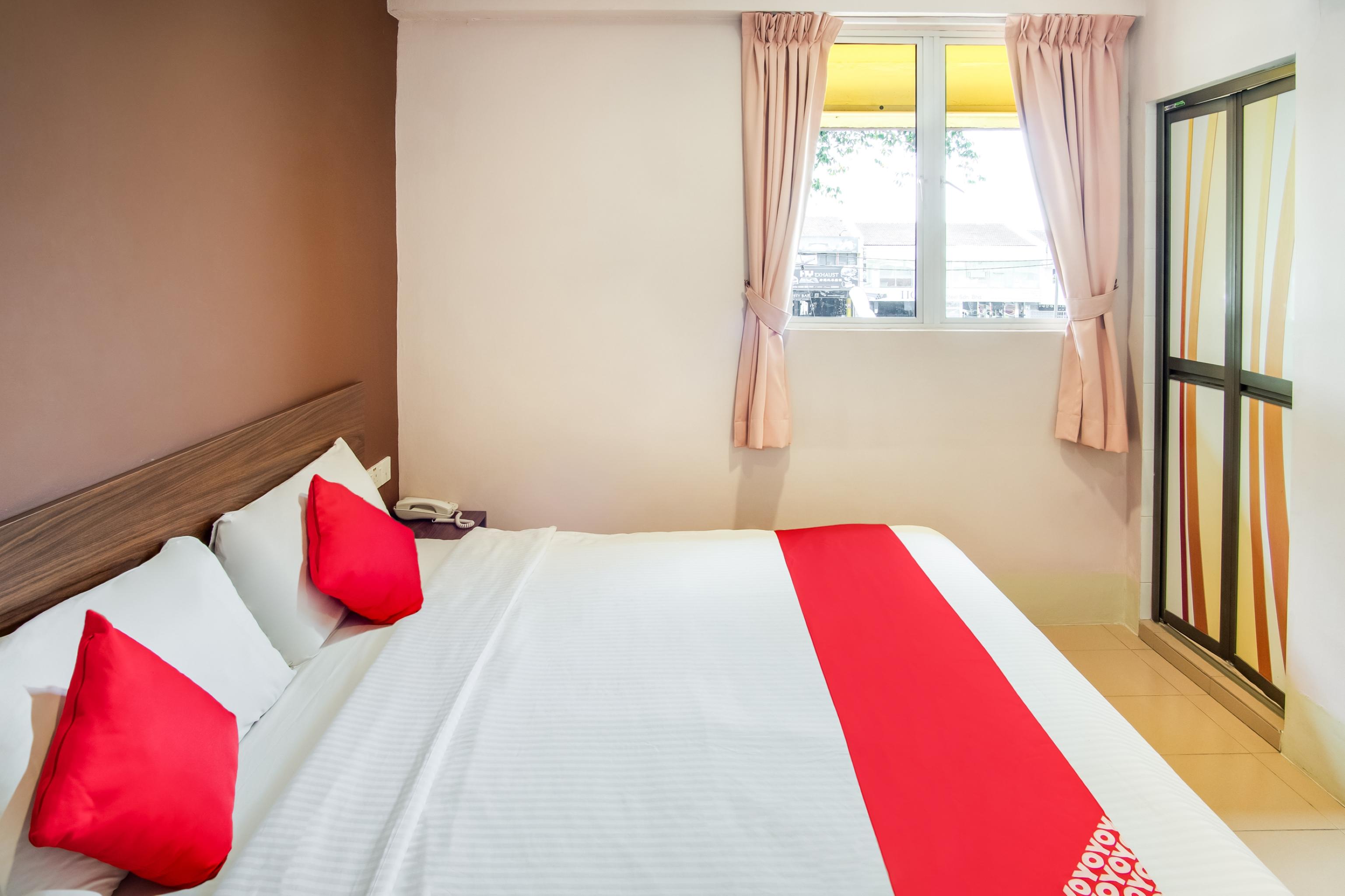 Oyo 89480 Dream House Hotel Skudai Esterno foto