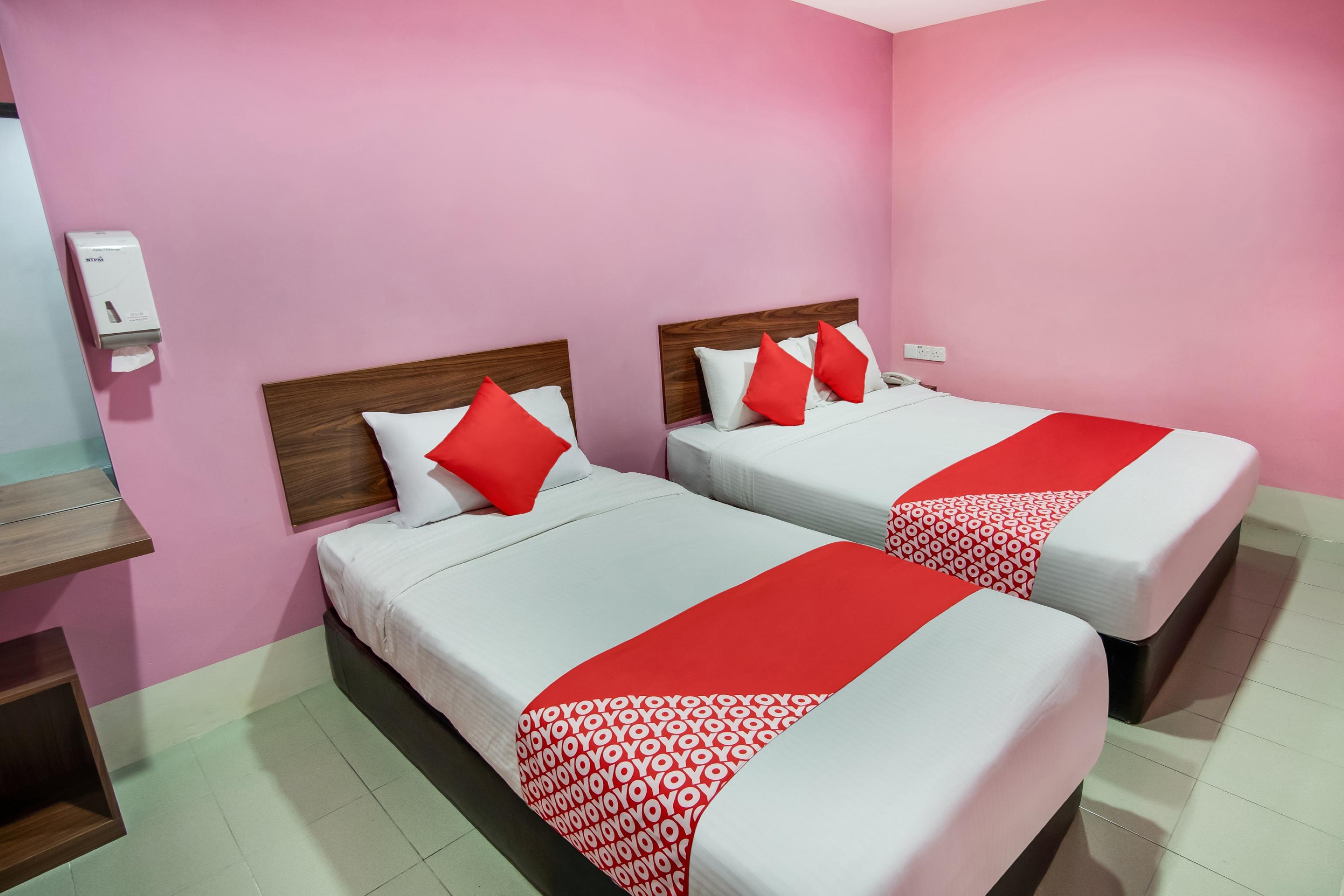 Oyo 89480 Dream House Hotel Skudai Esterno foto