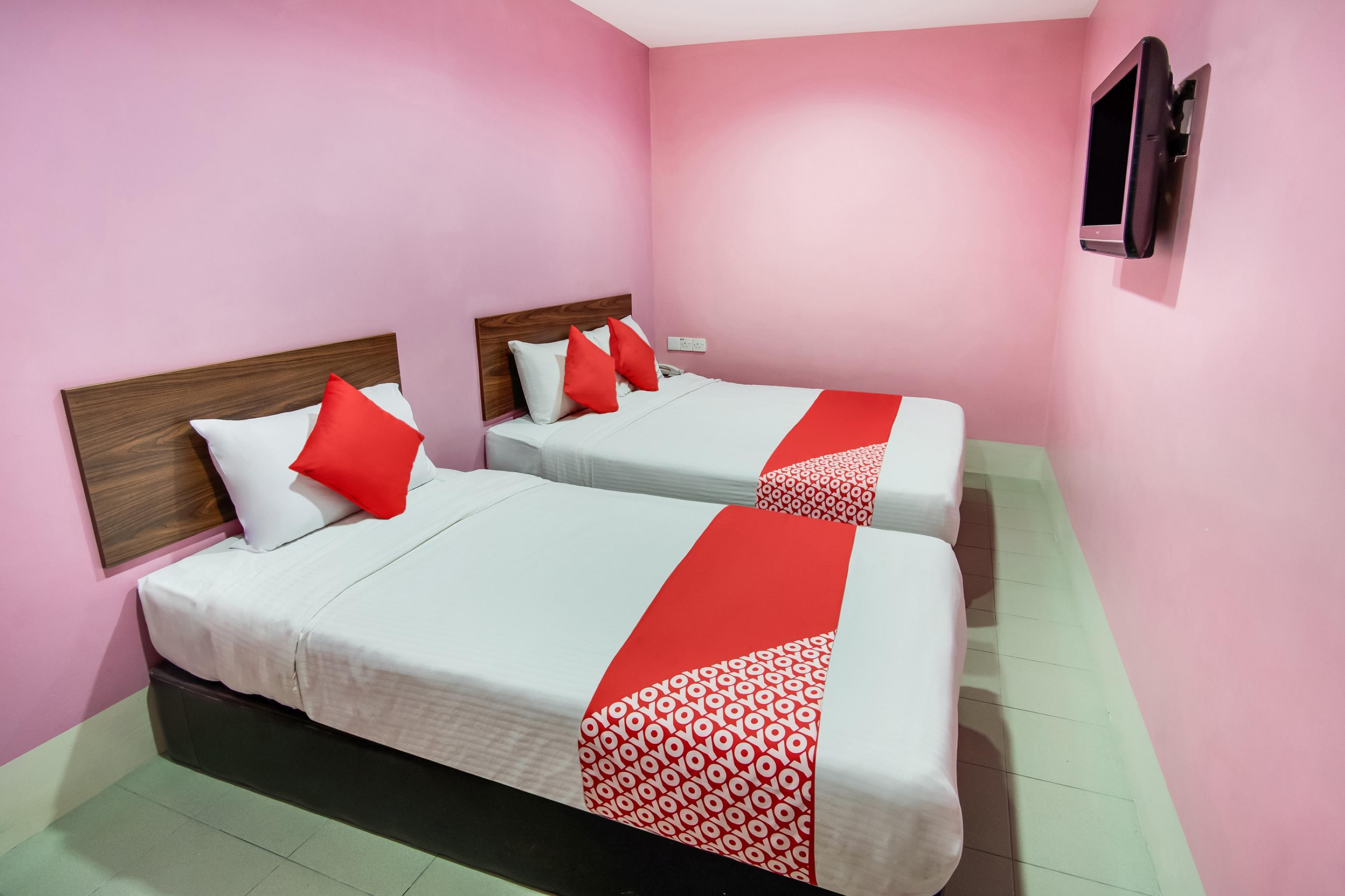 Oyo 89480 Dream House Hotel Skudai Esterno foto