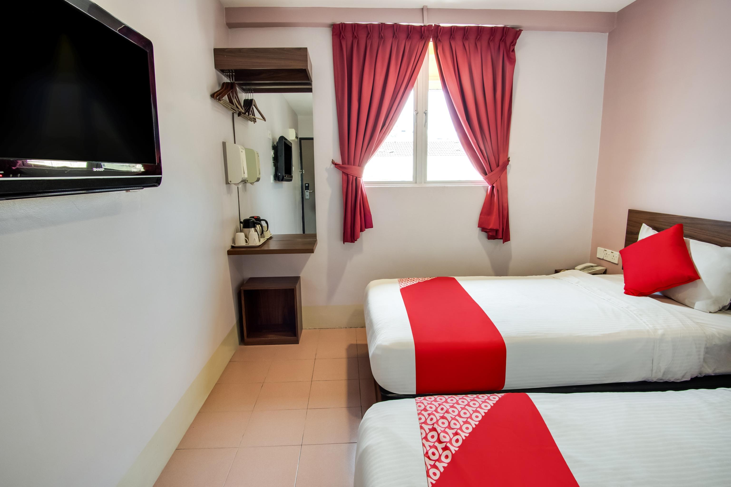 Oyo 89480 Dream House Hotel Skudai Esterno foto
