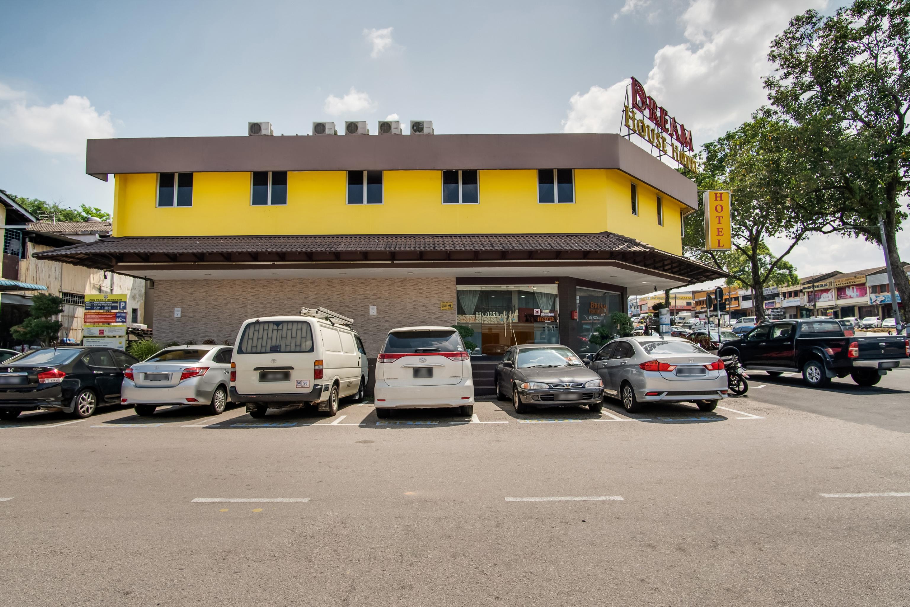 Oyo 89480 Dream House Hotel Skudai Esterno foto