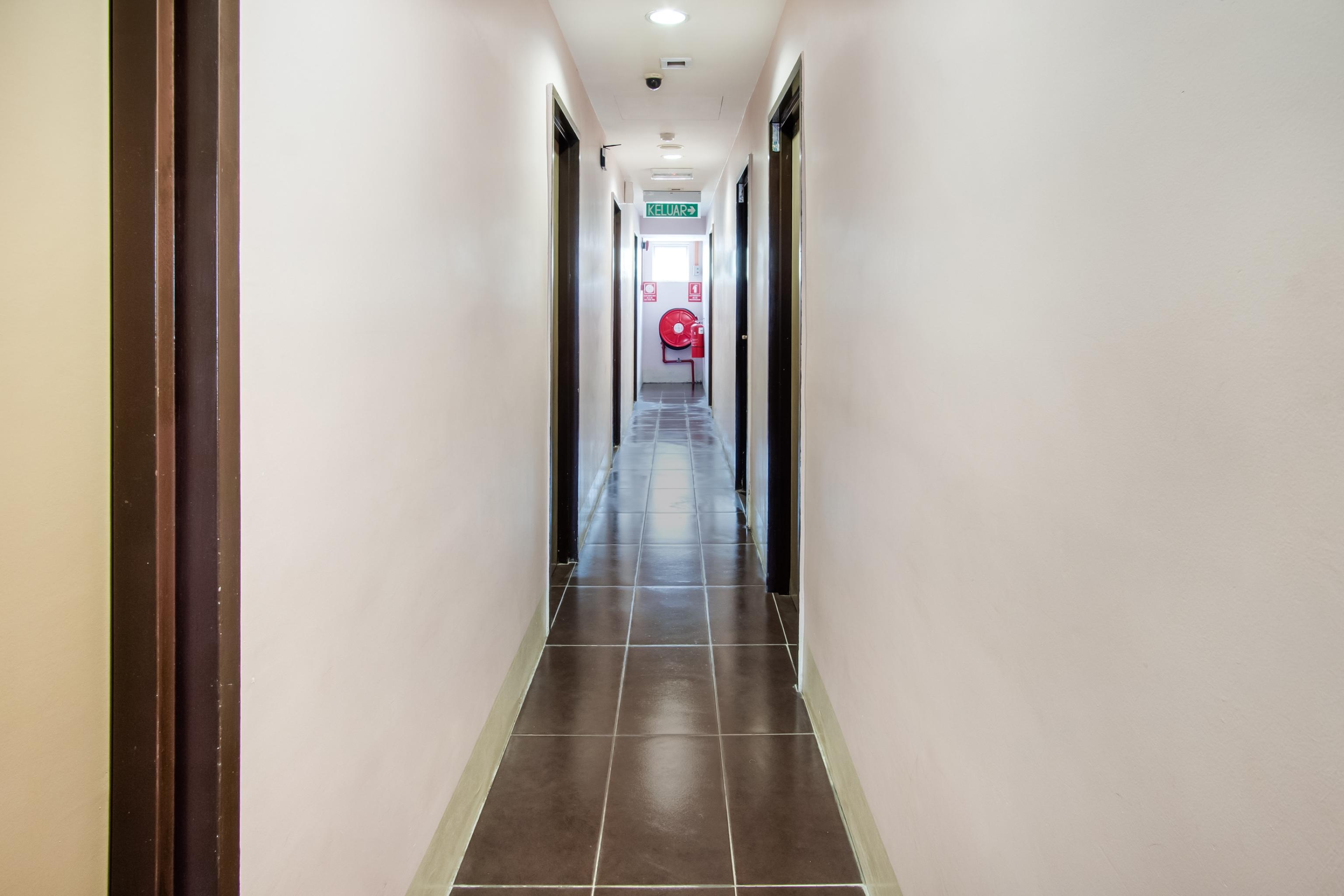 Oyo 89480 Dream House Hotel Skudai Esterno foto