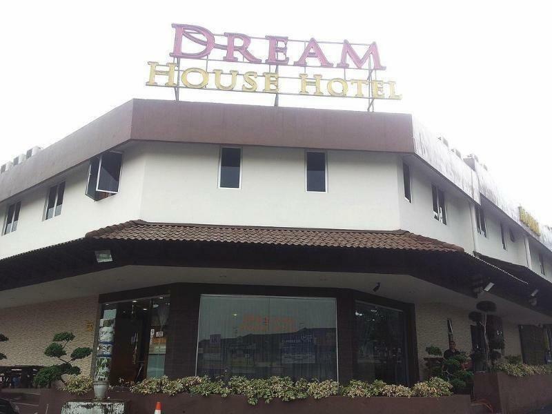 Oyo 89480 Dream House Hotel Skudai Esterno foto