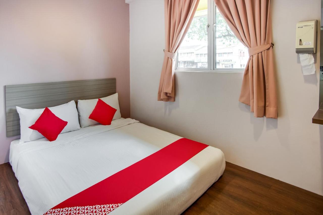 Oyo 89480 Dream House Hotel Skudai Esterno foto