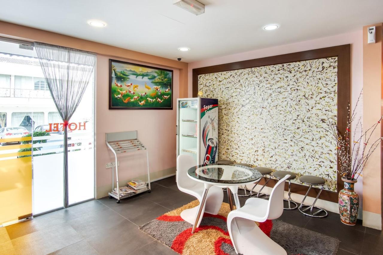 Oyo 89480 Dream House Hotel Skudai Esterno foto